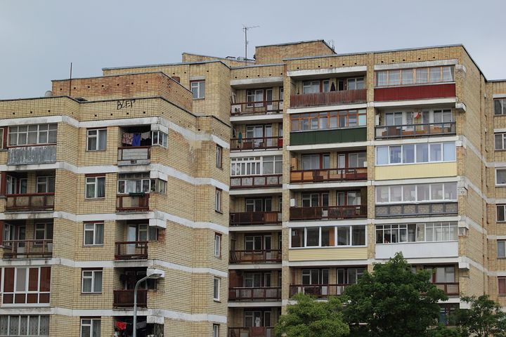 Czy mieszkanie w Ząbkach jest lepsze, niż w Warszawie?