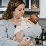 Rozwiązujemy tajemnicę: Jak często niemowlę powinno robić kupkę po mleku modyfikowanym?