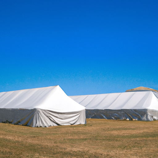 Jakie są najważniejsze korzyści wynajmu namiotów na imprezy?