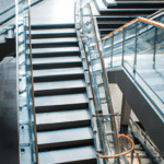 Jak wybrać najlepsze nowoczesne schody w Warszawie?