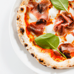 Jak zrobić prawdziwą włoską pizzę domowym sposobem?